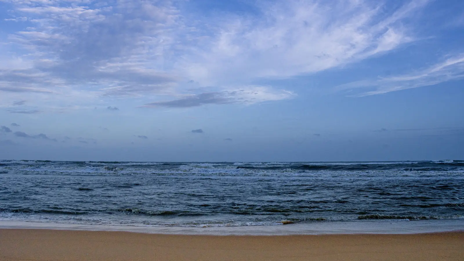 Puri Beach on the Bay of Bengal, Odisha — tour package pricing